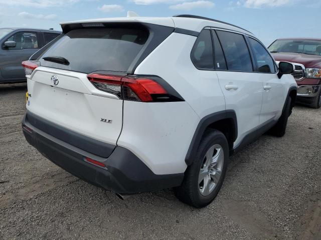 Photo 2 VIN: 2T3W1RFV8MW161101 - TOYOTA RAV4 XLE 