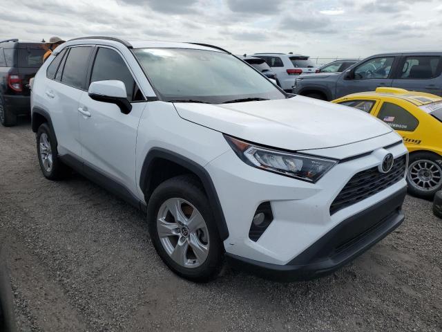 Photo 3 VIN: 2T3W1RFV8MW161101 - TOYOTA RAV4 XLE 