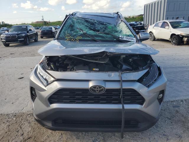 Photo 4 VIN: 2T3W1RFV9MC105802 - TOYOTA RAV4 XLE 