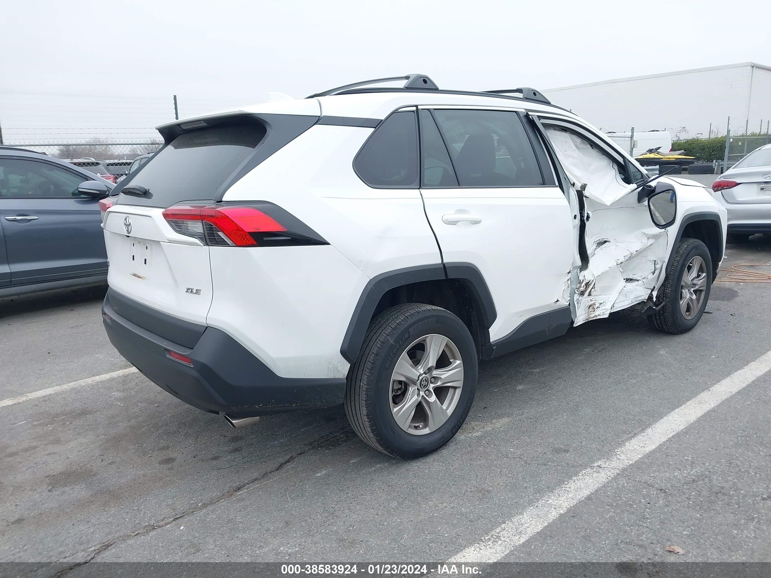 Photo 3 VIN: 2T3W1RFV9MW163245 - TOYOTA RAV 4 