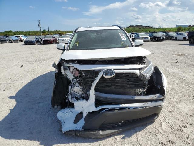 Photo 8 VIN: 2T3W1RFVXMC154135 - TOYOTA RAV4 XLE 