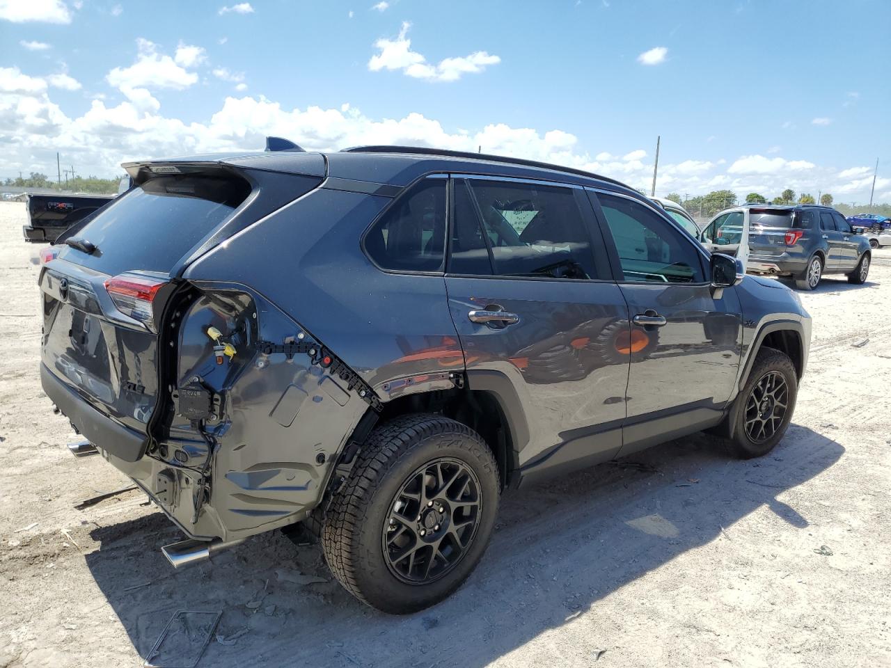 Photo 2 VIN: 2T3W1RFVXRW326248 - TOYOTA RAV 4 