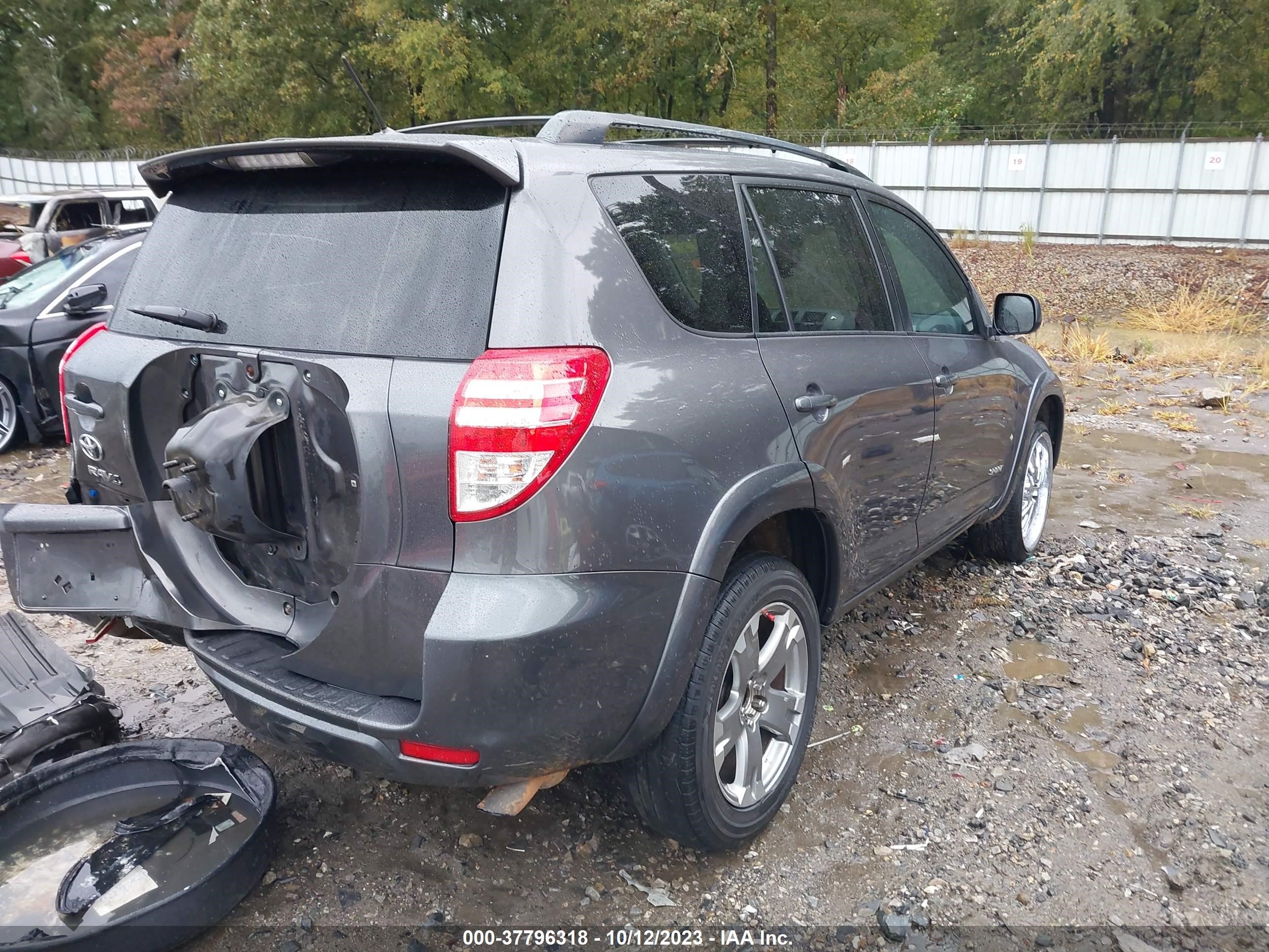 Photo 3 VIN: 2T3WF4DV7BW093412 - TOYOTA RAV 4 