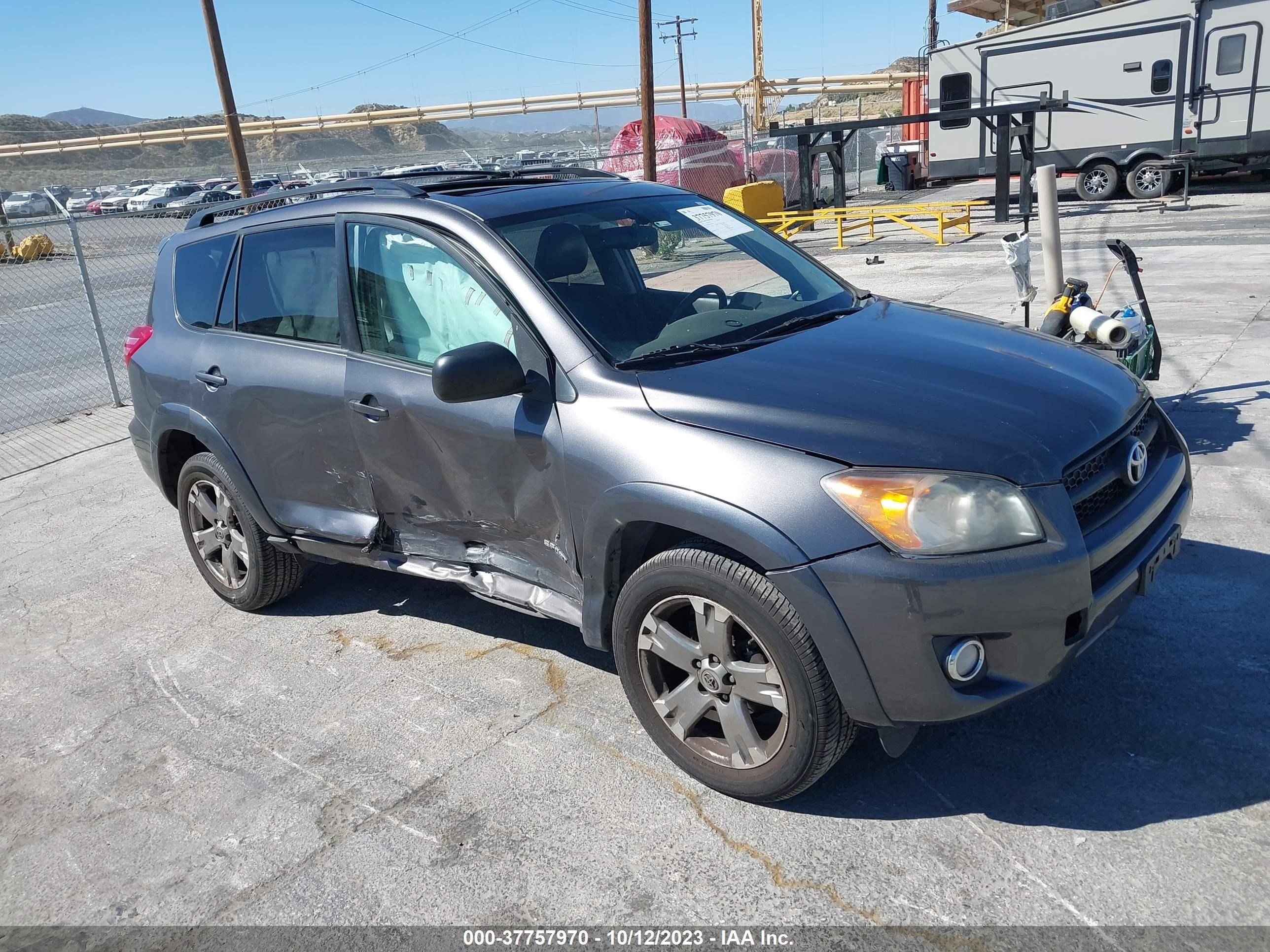 Photo 0 VIN: 2T3WF4DV9AW028303 - TOYOTA RAV 4 