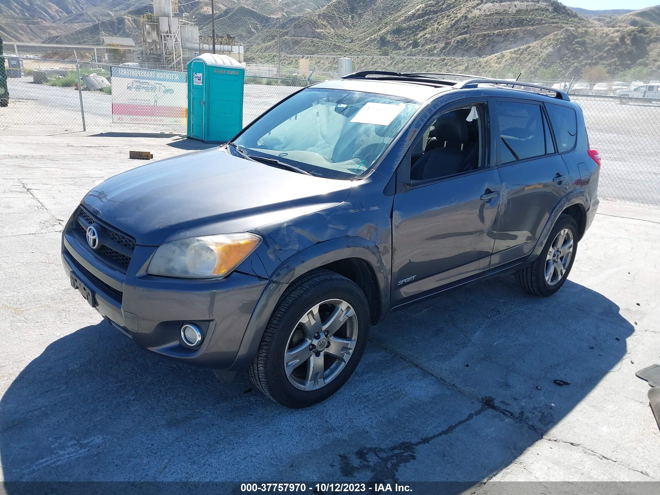 Photo 1 VIN: 2T3WF4DV9AW028303 - TOYOTA RAV 4 