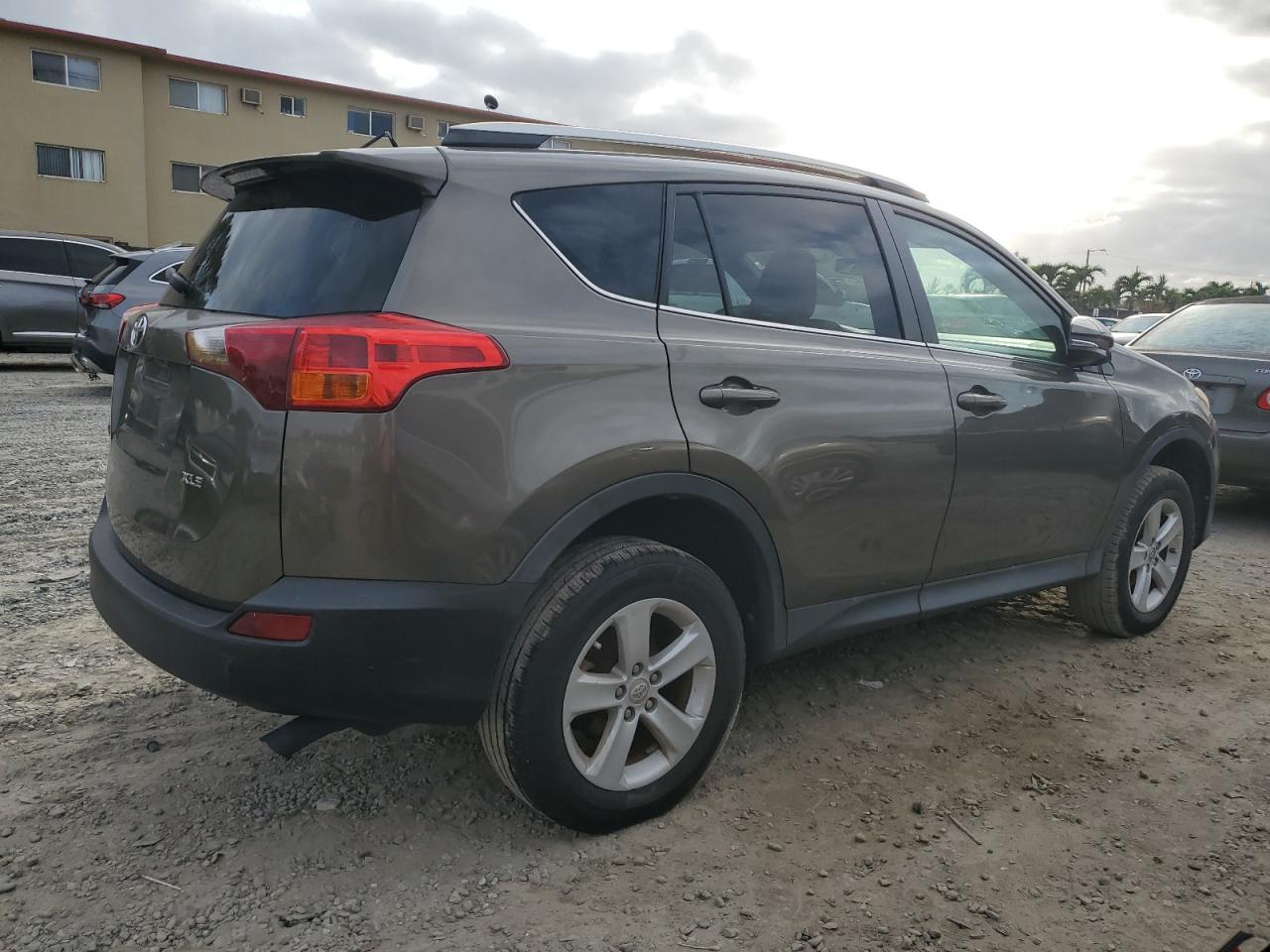 Photo 2 VIN: 2T3WFREV0DW018789 - TOYOTA RAV 4 