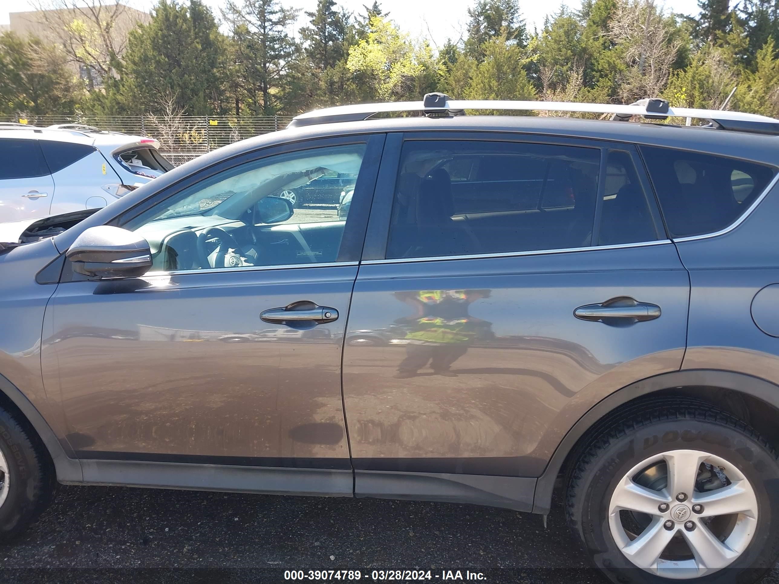 Photo 13 VIN: 2T3WFREV0EW093834 - TOYOTA RAV 4 