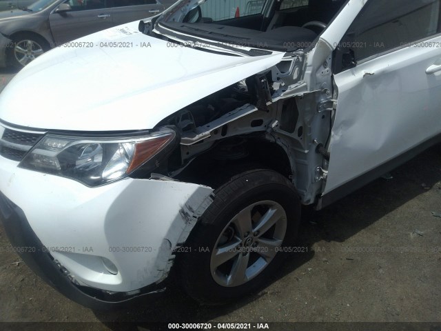 Photo 5 VIN: 2T3WFREV0FW158215 - TOYOTA RAV4 