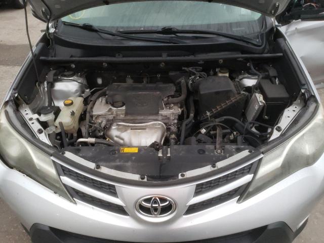 Photo 6 VIN: 2T3WFREV0FW211351 - TOYOTA RAV4 XLE 