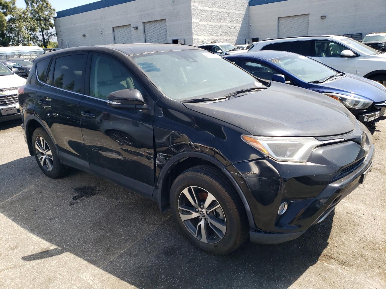 Photo 3 VIN: 2T3WFREV0JW466848 - TOYOTA RAV 4 