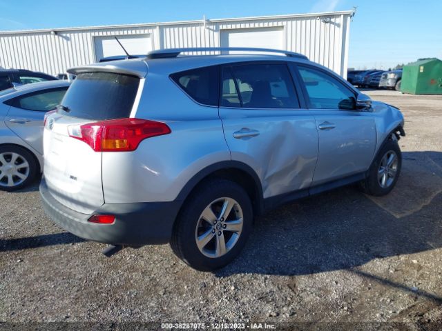 Photo 3 VIN: 2T3WFREV1FW215621 - TOYOTA RAV4 