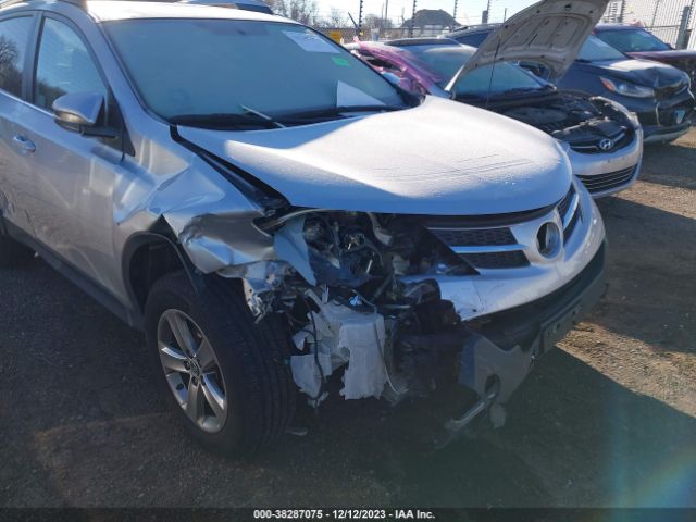 Photo 5 VIN: 2T3WFREV1FW215621 - TOYOTA RAV4 