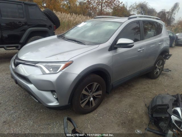 Photo 1 VIN: 2T3WFREV1JW470889 - TOYOTA RAV4 