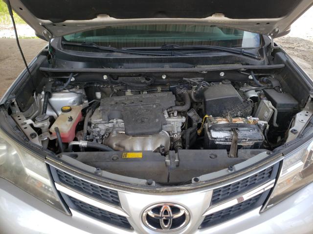 Photo 6 VIN: 2T3WFREV2DW030345 - TOYOTA RAV4 XLE 