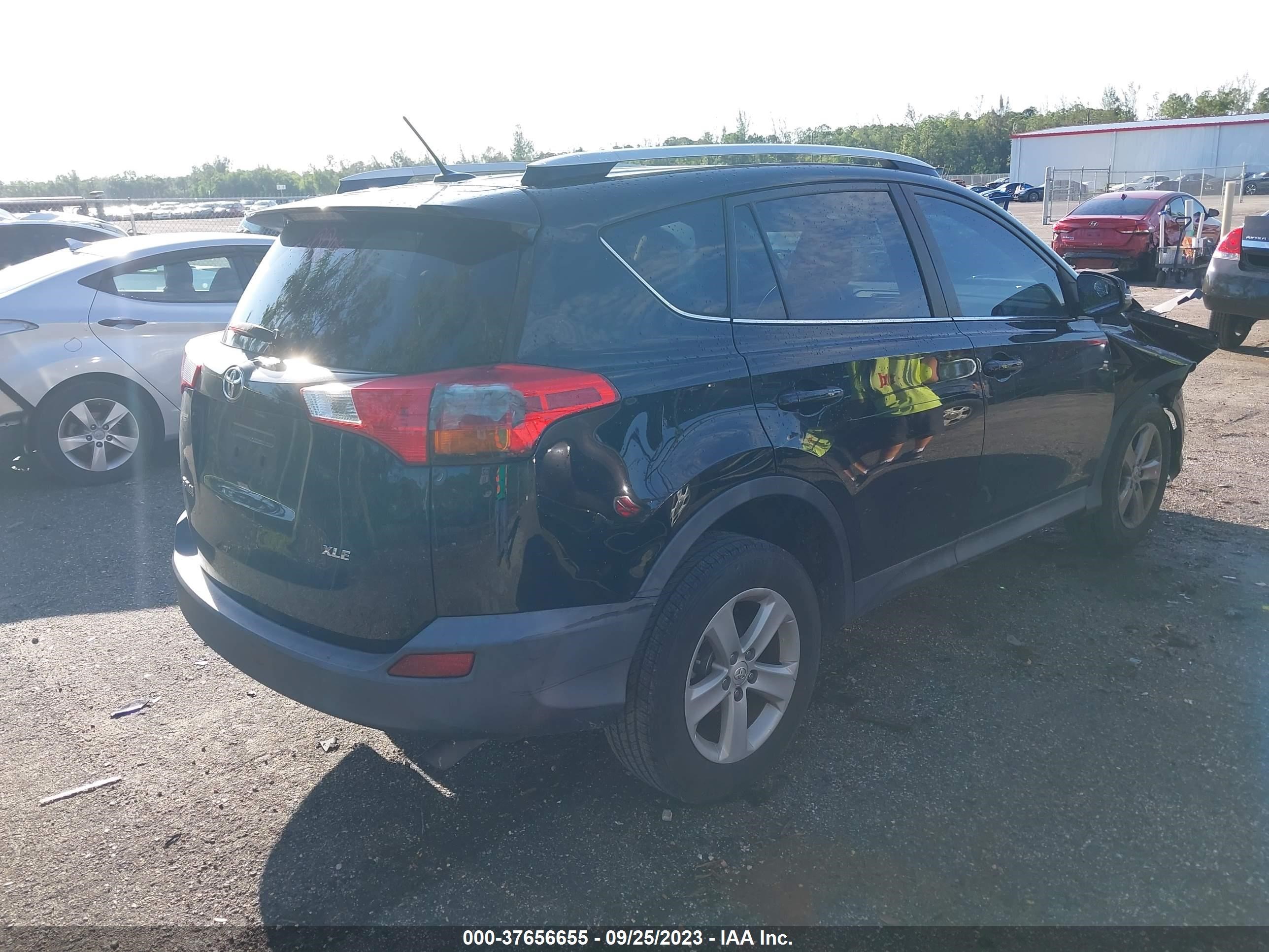 Photo 3 VIN: 2T3WFREV2EW087954 - TOYOTA RAV 4 