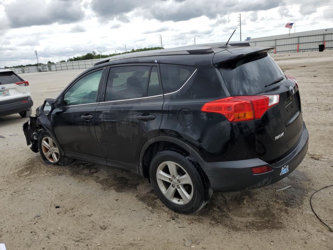 Photo 1 VIN: 2T3WFREV2EW113999 - TOYOTA RAV 4 