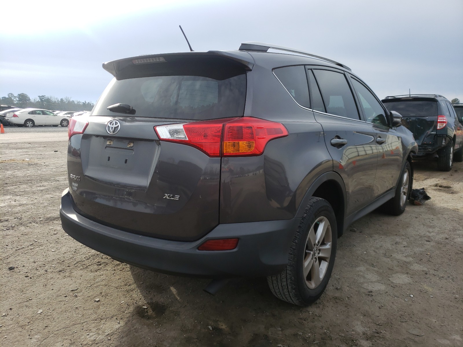 Photo 3 VIN: 2T3WFREV2FW169877 - TOYOTA RAV4 XLE 