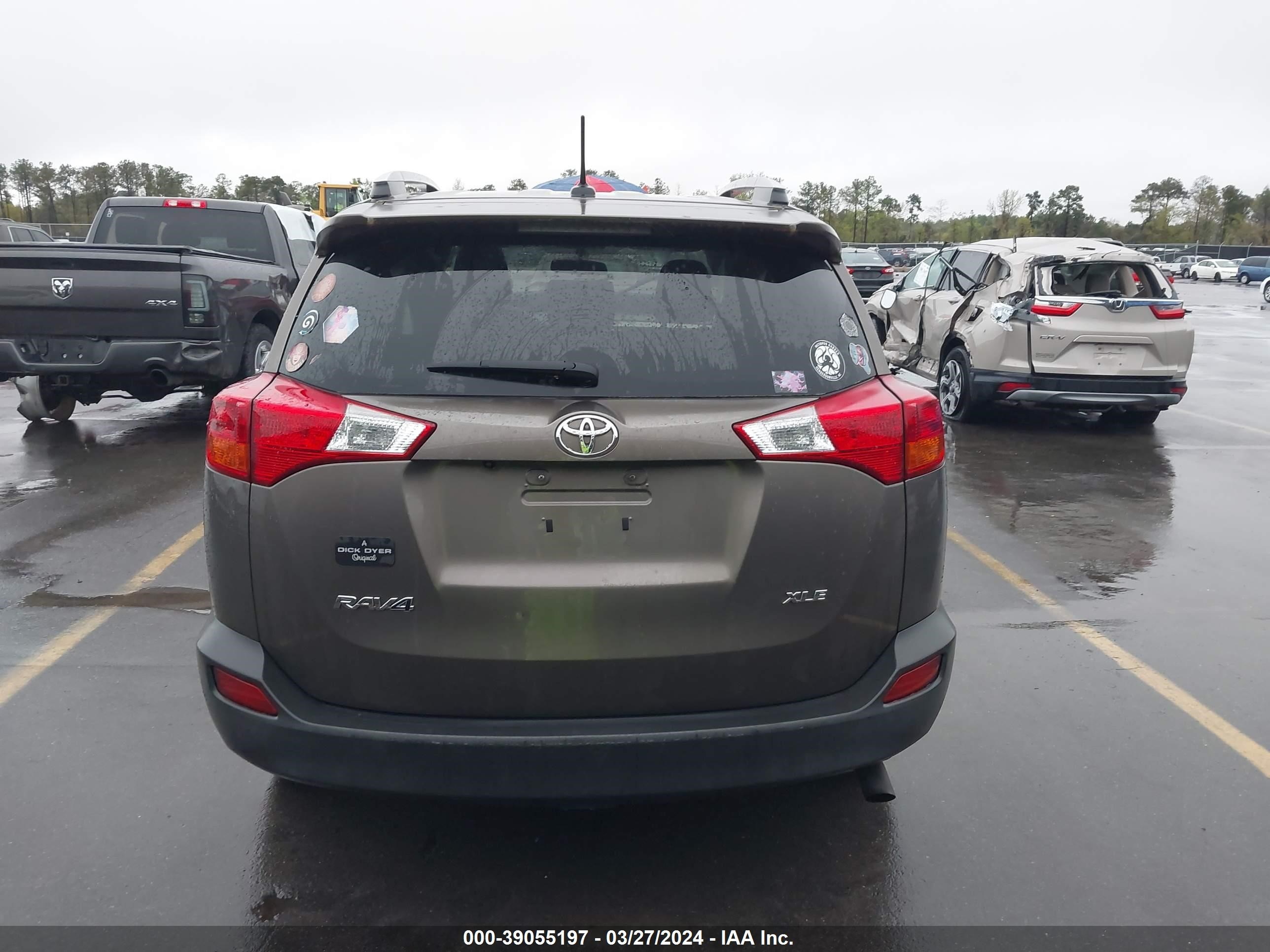 Photo 14 VIN: 2T3WFREV2FW179079 - TOYOTA RAV 4 