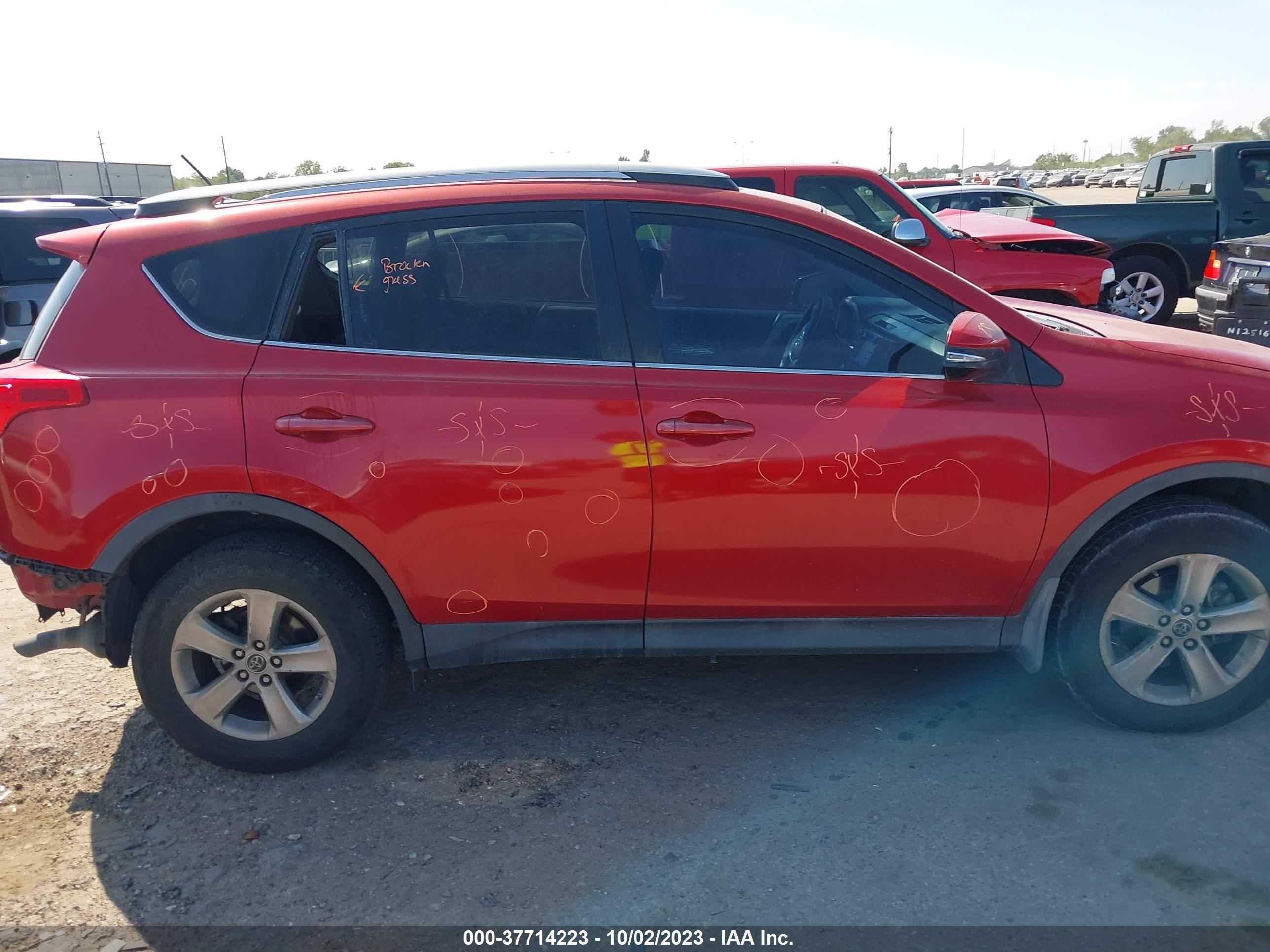 Photo 12 VIN: 2T3WFREV2FW213456 - TOYOTA RAV 4 