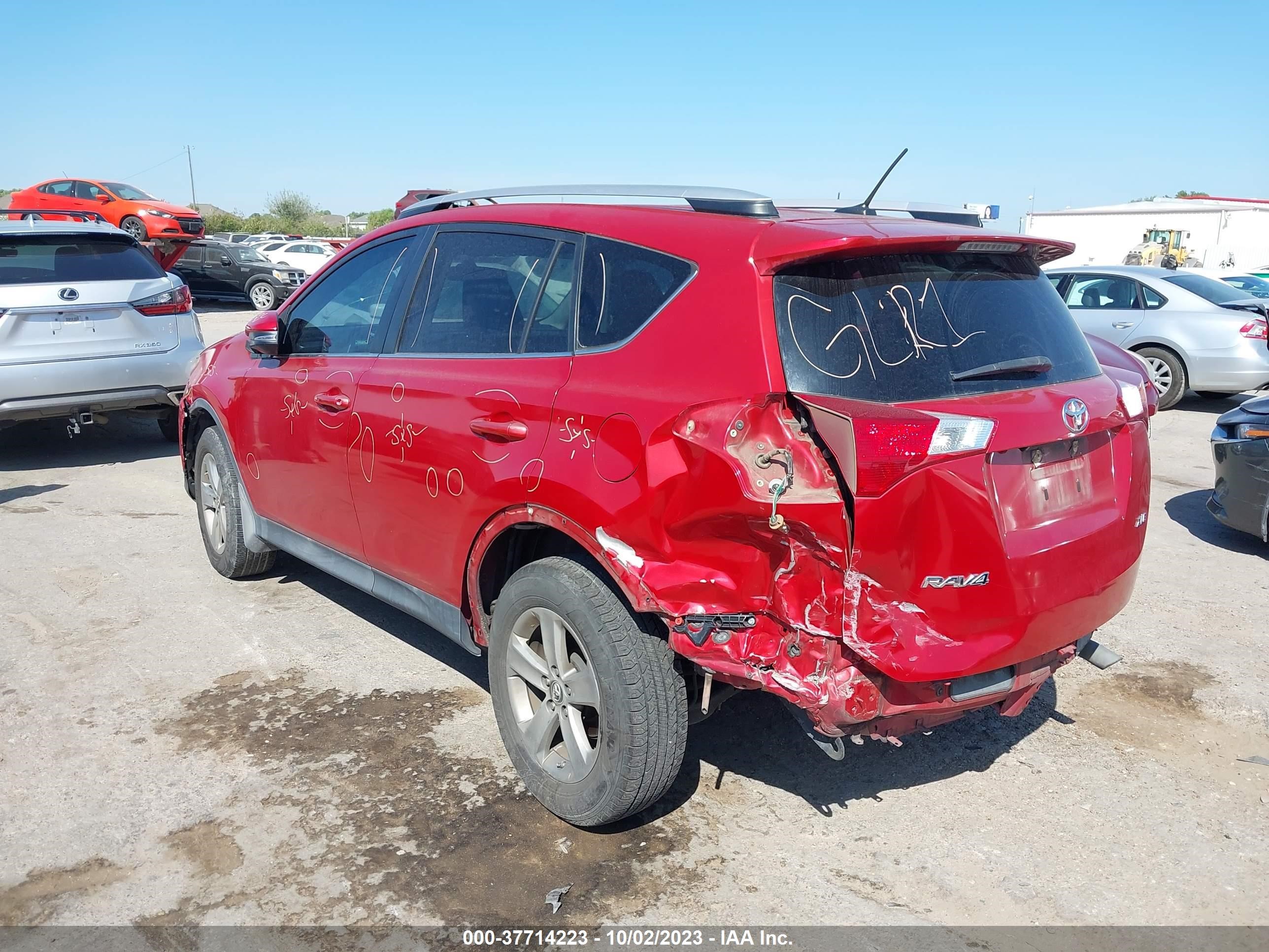 Photo 2 VIN: 2T3WFREV2FW213456 - TOYOTA RAV 4 