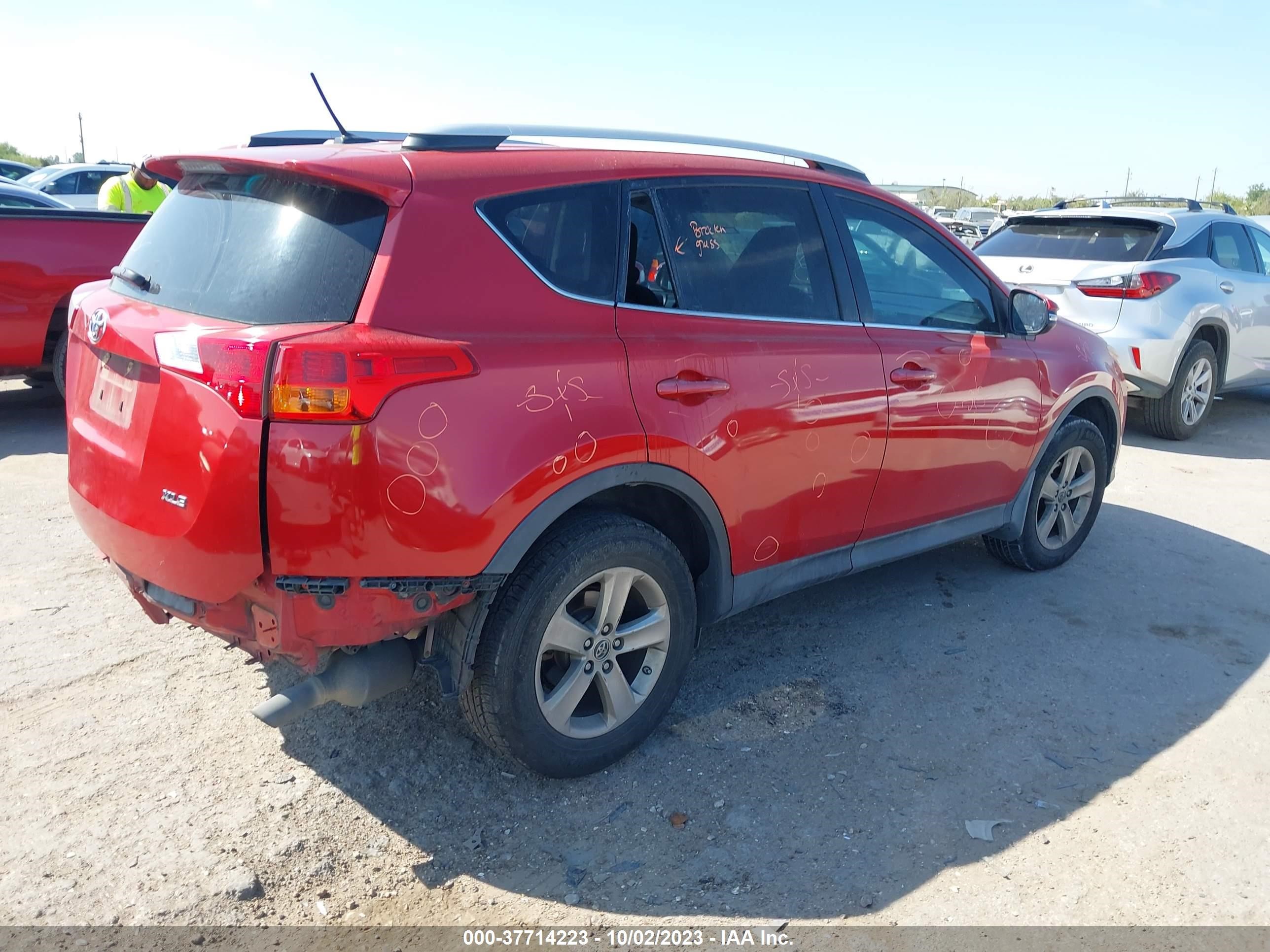 Photo 3 VIN: 2T3WFREV2FW213456 - TOYOTA RAV 4 