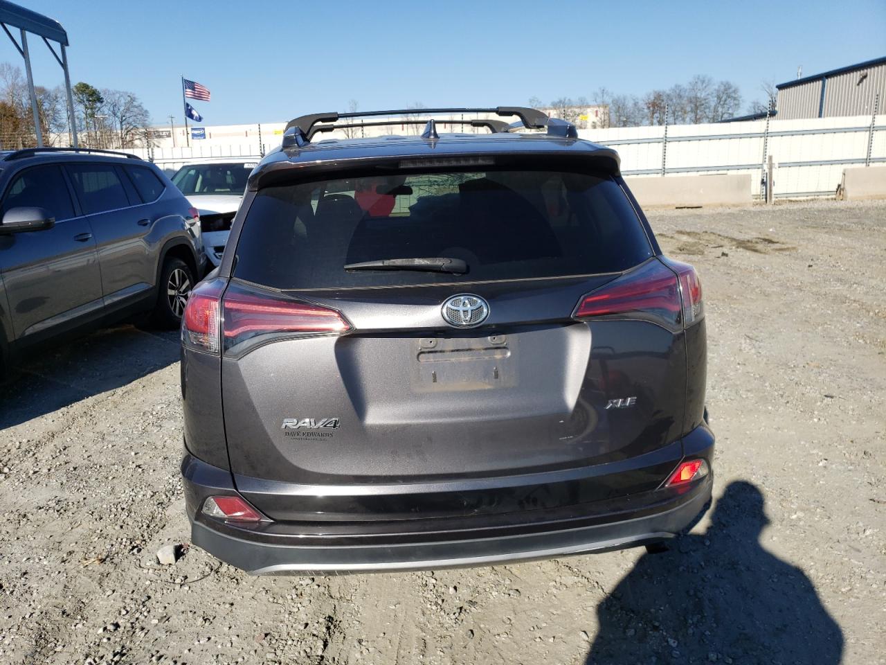 Photo 5 VIN: 2T3WFREV2JW418624 - TOYOTA RAV 4 