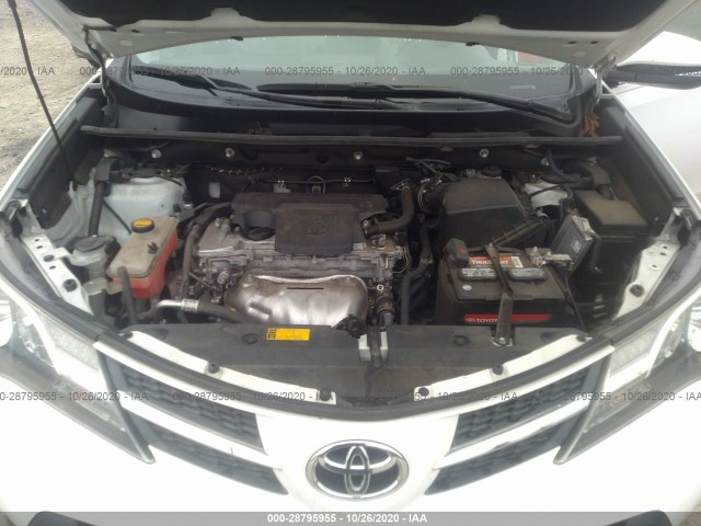 Photo 9 VIN: 2T3WFREV3FW138055 - TOYOTA RAV4 