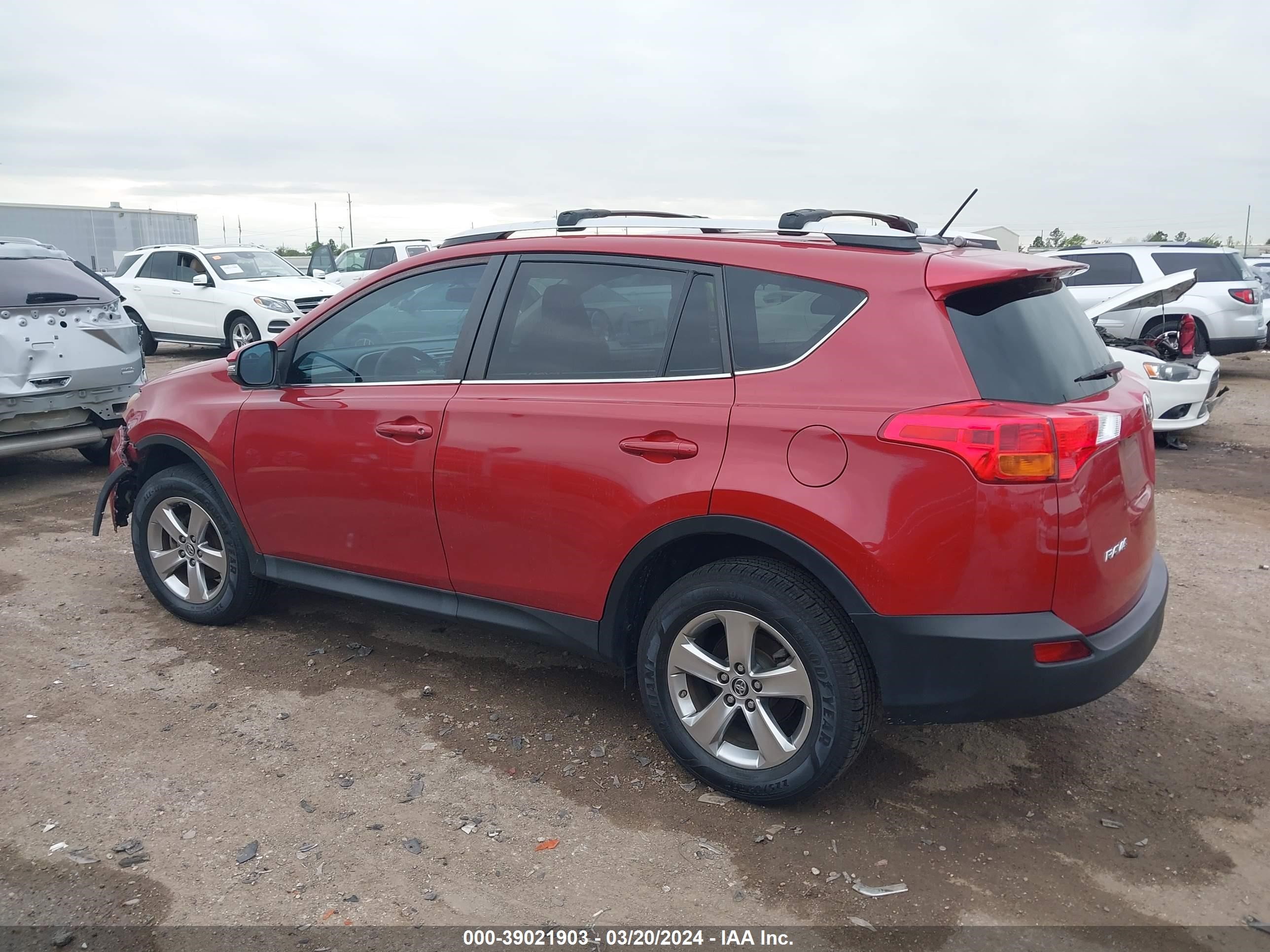 Photo 13 VIN: 2T3WFREV3FW223915 - TOYOTA RAV 4 