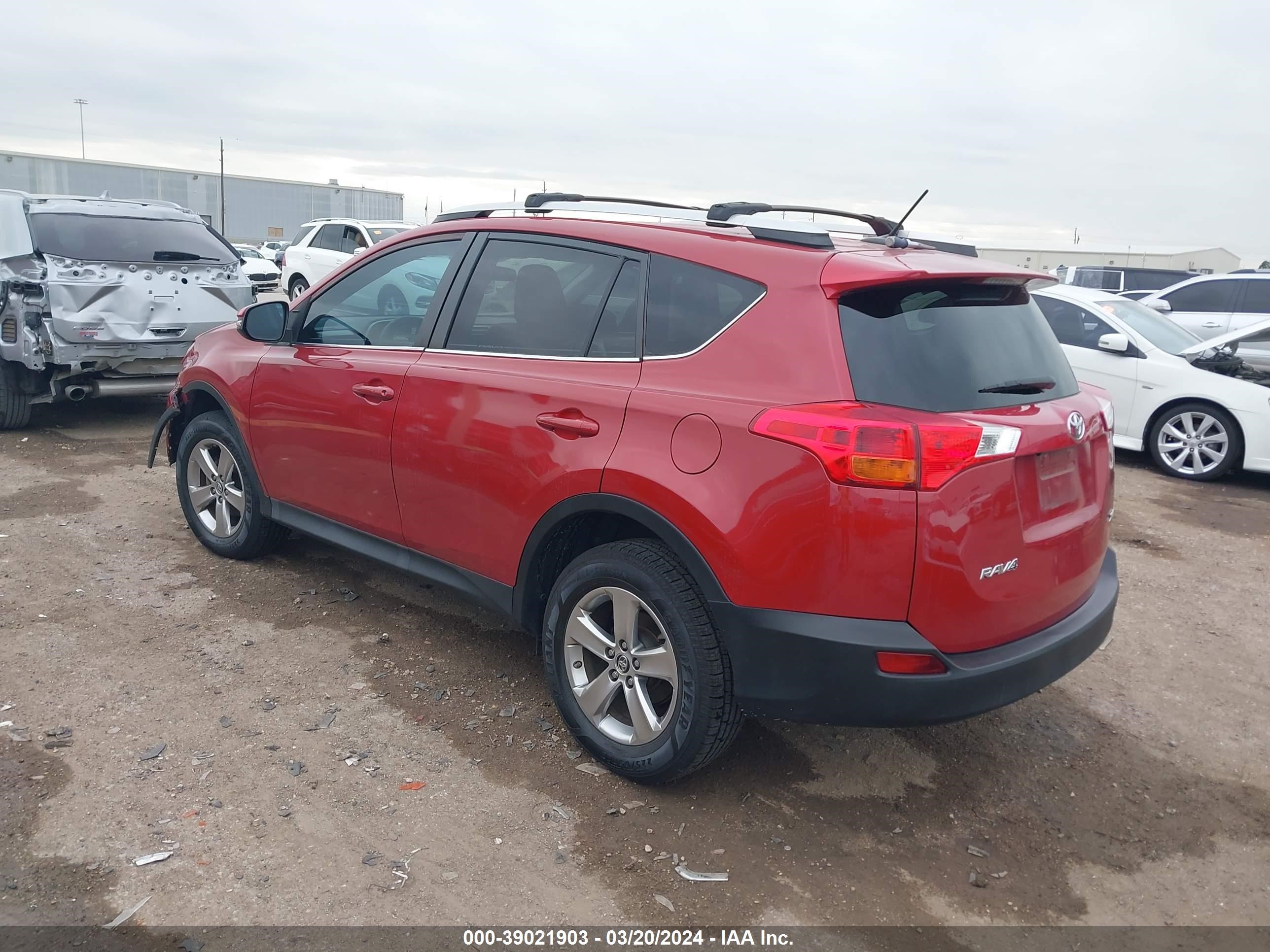 Photo 2 VIN: 2T3WFREV3FW223915 - TOYOTA RAV 4 