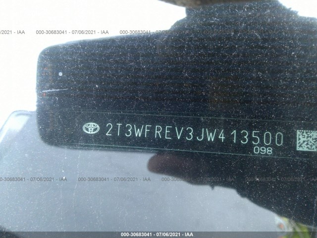 Photo 8 VIN: 2T3WFREV3JW413500 - TOYOTA RAV4 