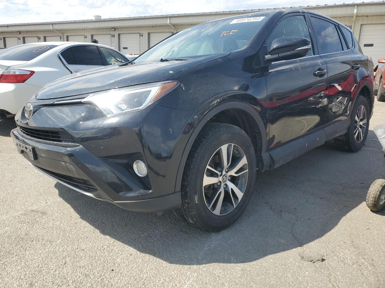 Photo 0 VIN: 2T3WFREV3JW460588 - TOYOTA RAV 4 