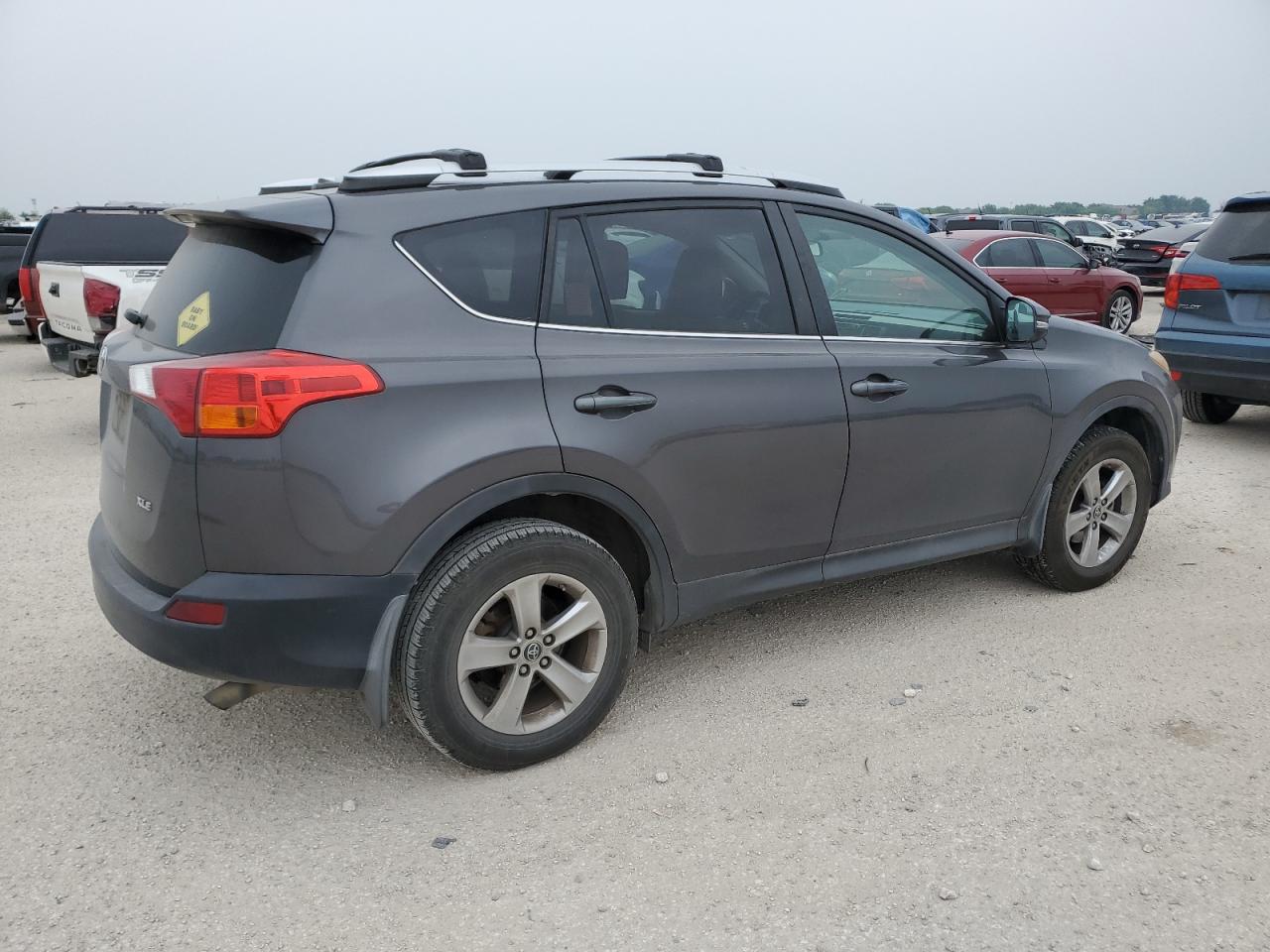 Photo 2 VIN: 2T3WFREV4FW231151 - TOYOTA RAV 4 