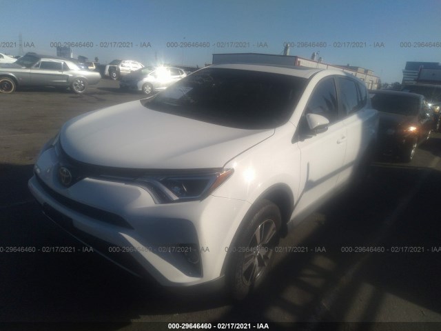 Photo 1 VIN: 2T3WFREV4JW457215 - TOYOTA RAV4 