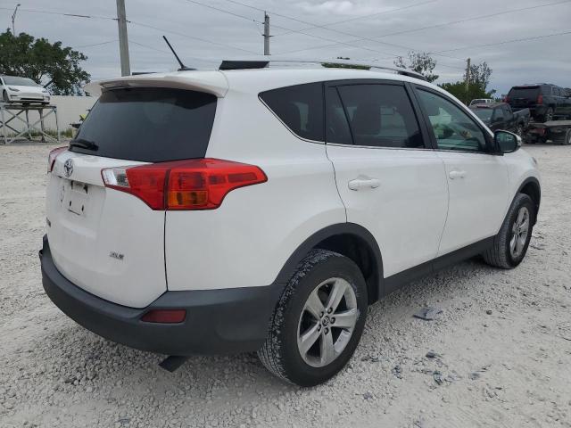 Photo 3 VIN: 2T3WFREV5FW136761 - TOYOTA RAV4 XLE 