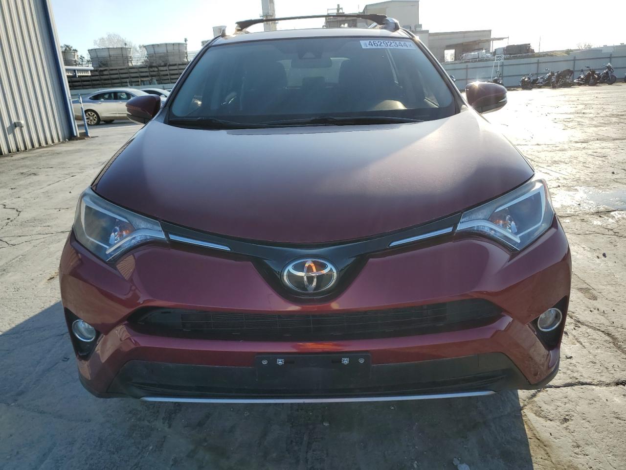 Photo 4 VIN: 2T3WFREV5JW427575 - TOYOTA RAV 4 