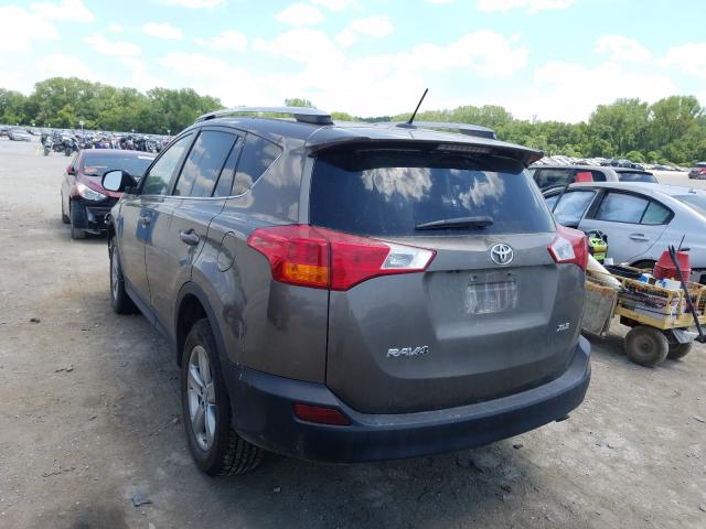 Photo 2 VIN: 2T3WFREV6FW137109 - TOYOTA RAV4 XLE 