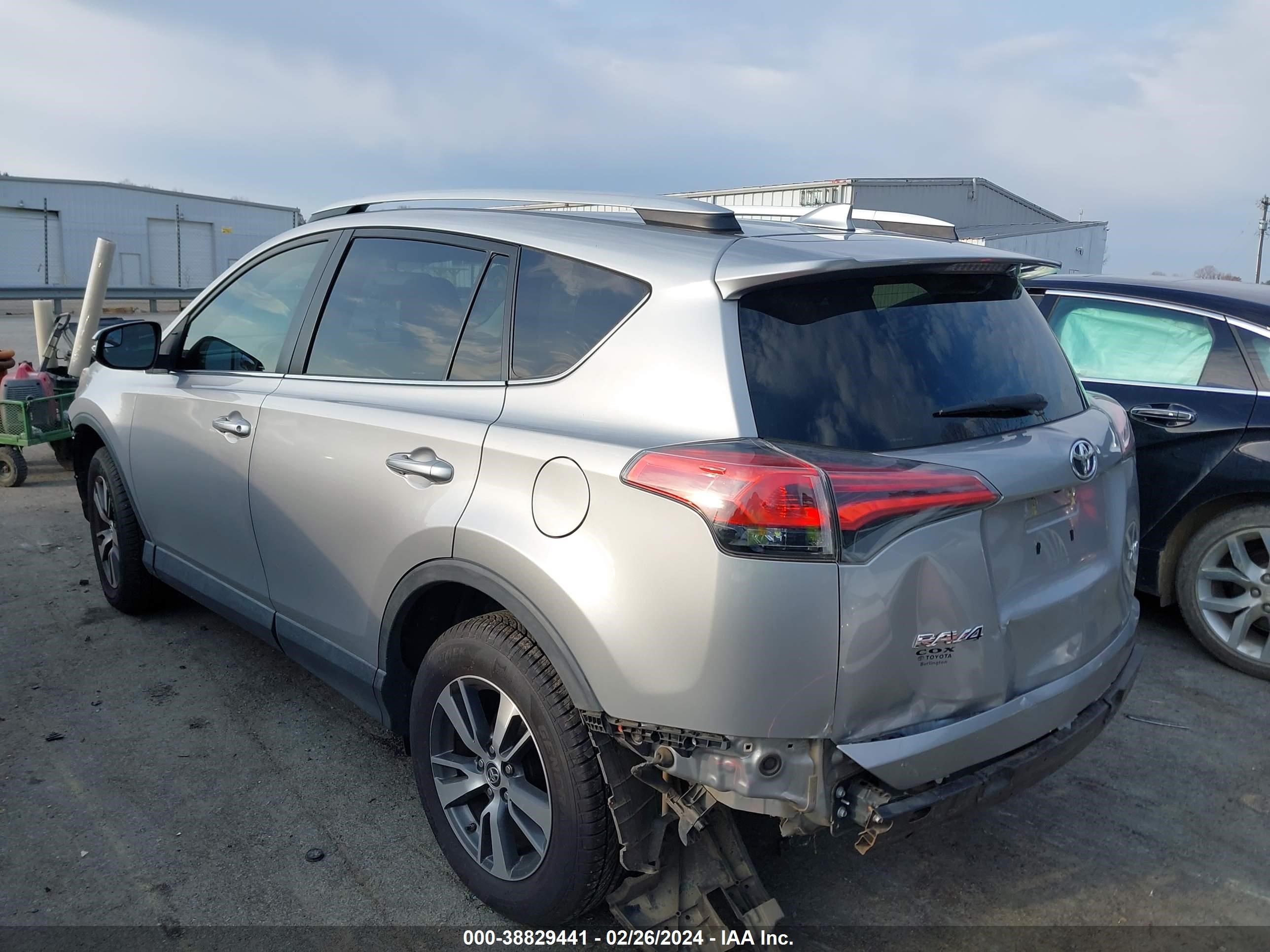 Photo 2 VIN: 2T3WFREV6GW272026 - TOYOTA RAV 4 