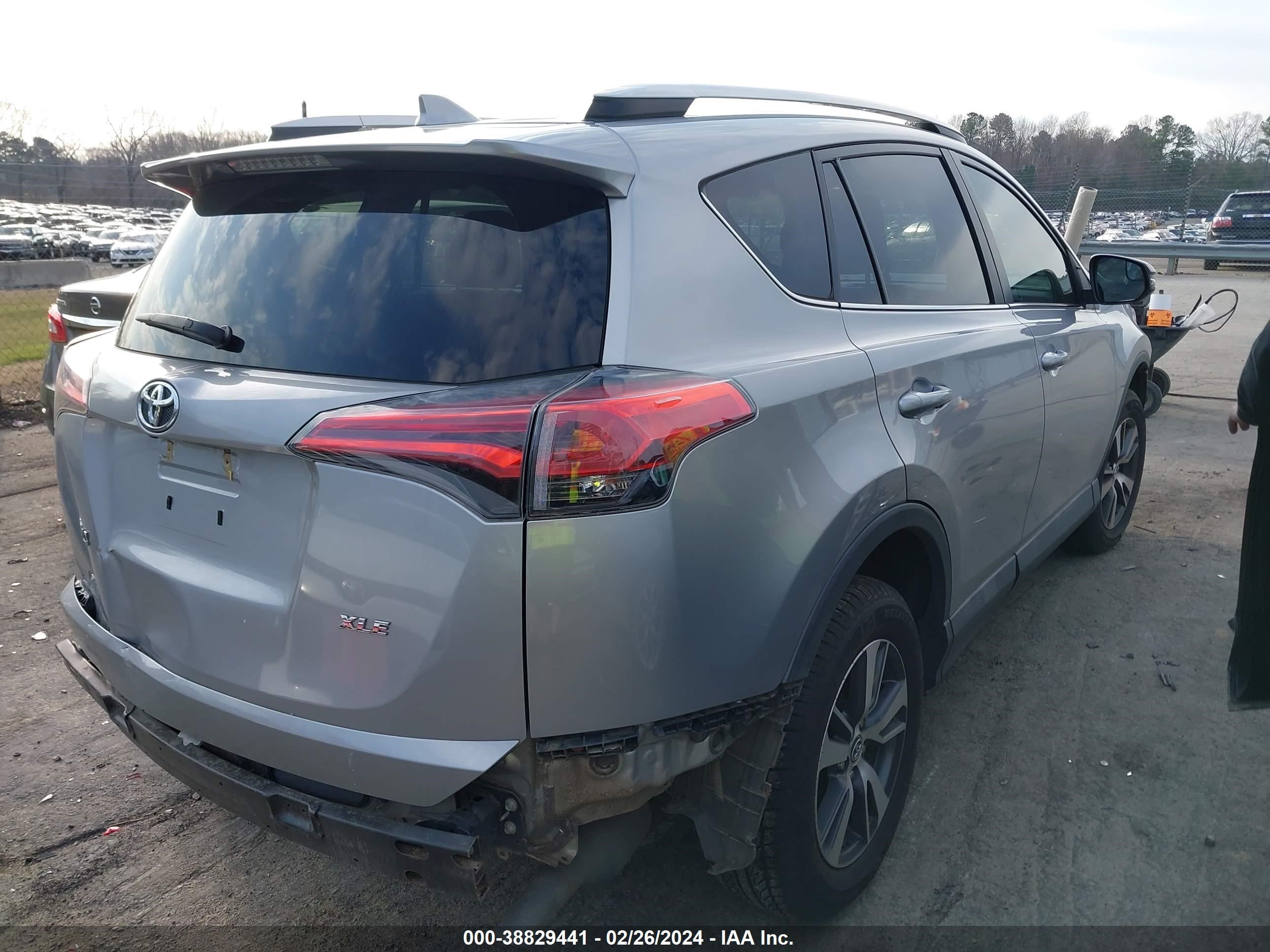 Photo 3 VIN: 2T3WFREV6GW272026 - TOYOTA RAV 4 