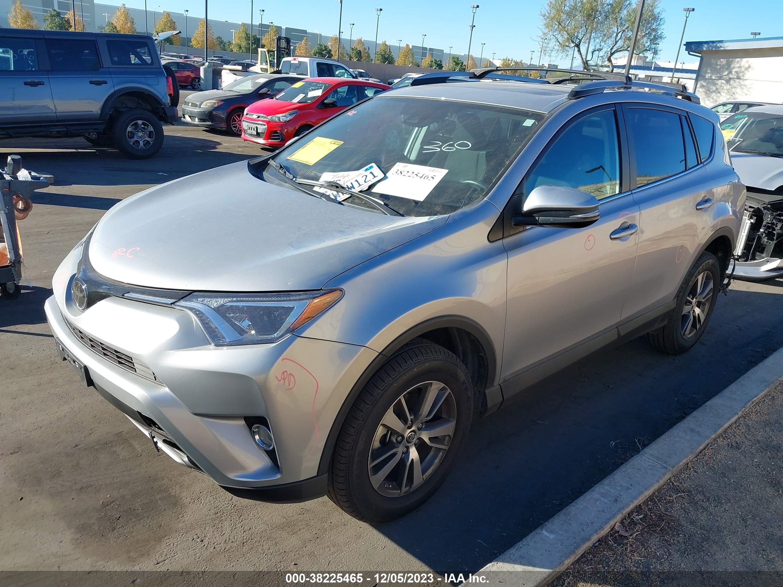 Photo 1 VIN: 2T3WFREV6HW341105 - TOYOTA RAV 4 