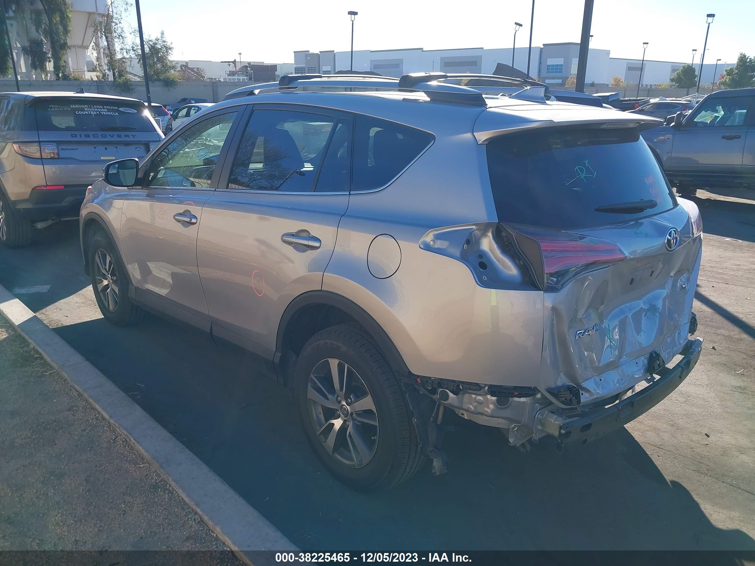 Photo 2 VIN: 2T3WFREV6HW341105 - TOYOTA RAV 4 