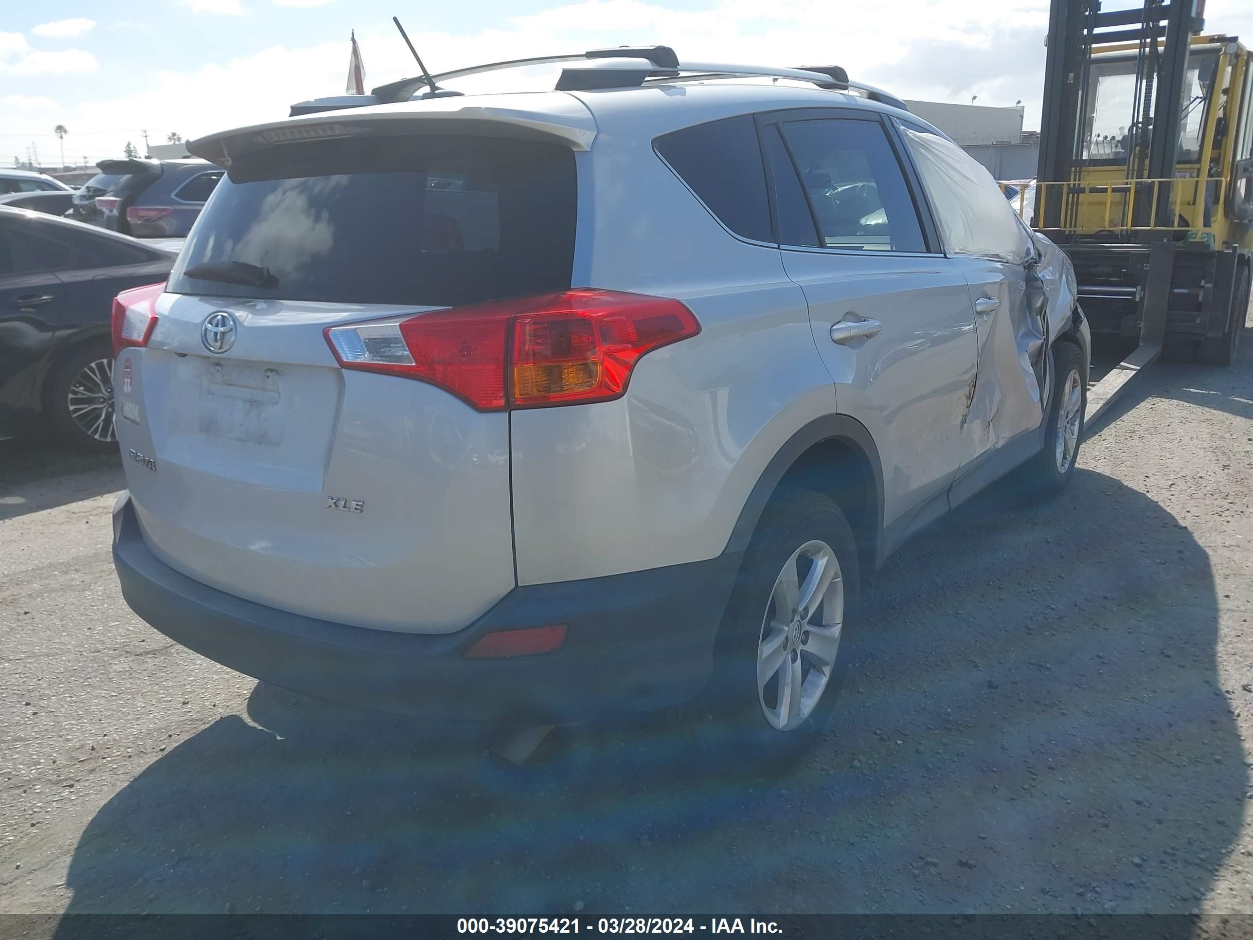 Photo 3 VIN: 2T3WFREV7DW072526 - TOYOTA RAV 4 