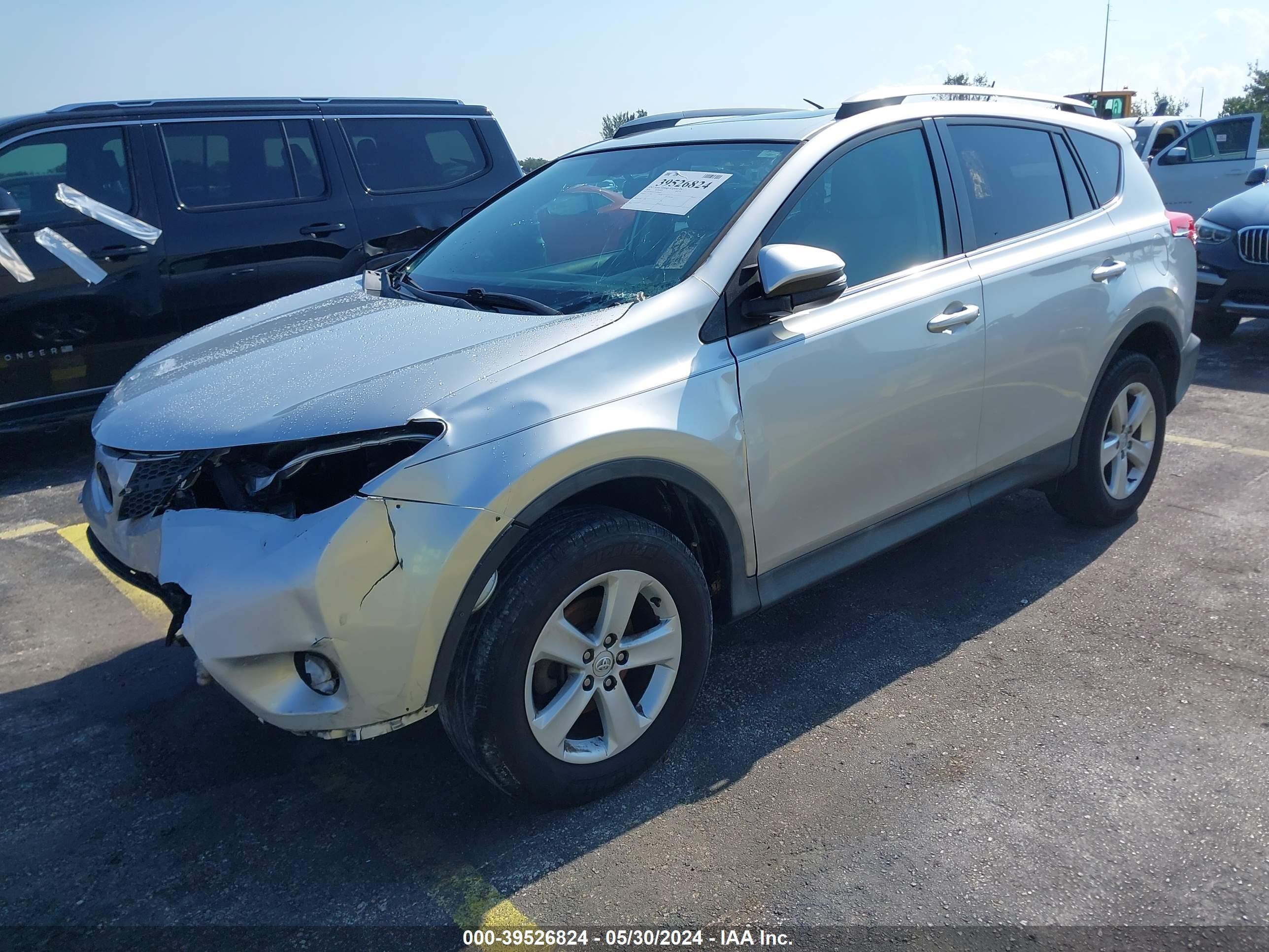 Photo 1 VIN: 2T3WFREV7EW084970 - TOYOTA RAV4 XLE 