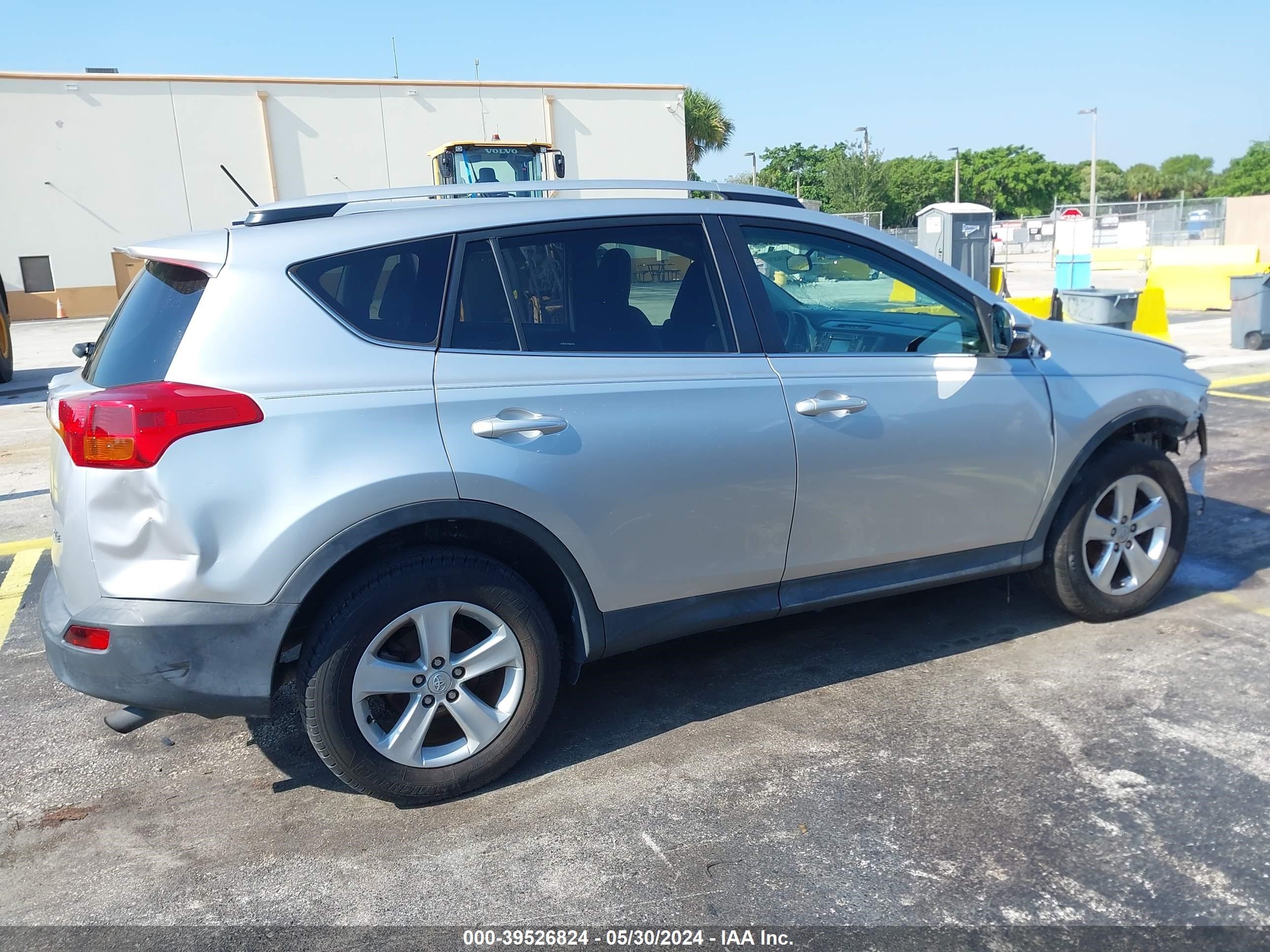 Photo 12 VIN: 2T3WFREV7EW084970 - TOYOTA RAV4 XLE 