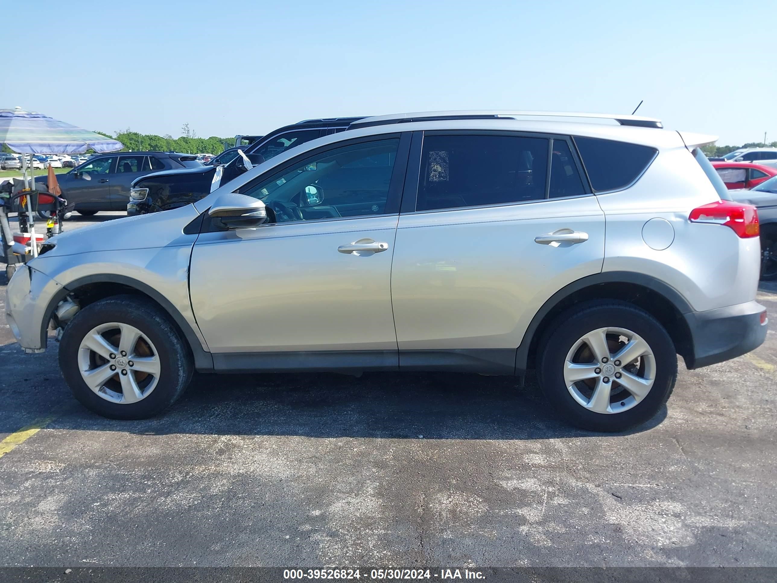 Photo 13 VIN: 2T3WFREV7EW084970 - TOYOTA RAV4 XLE 