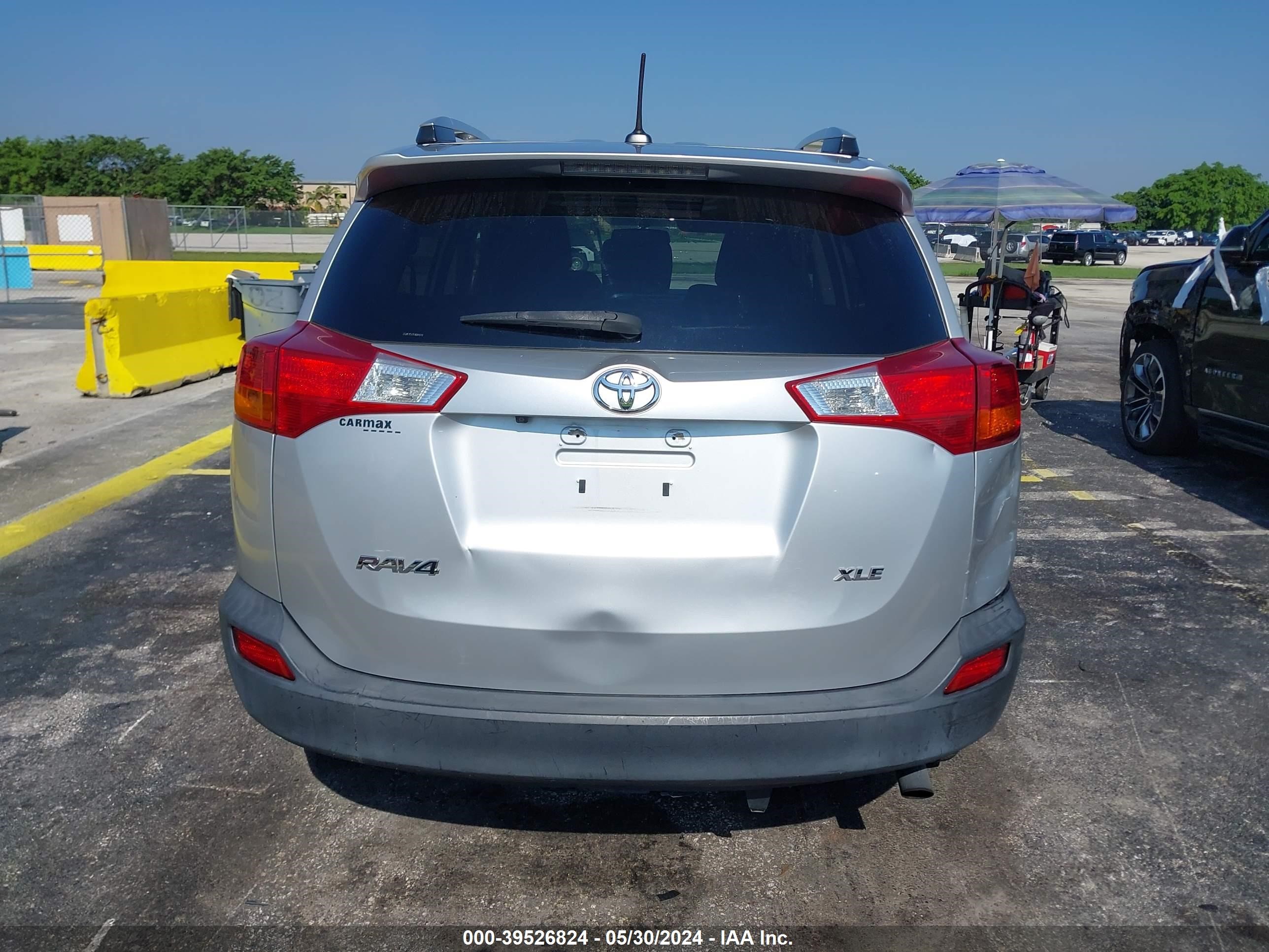 Photo 15 VIN: 2T3WFREV7EW084970 - TOYOTA RAV4 XLE 