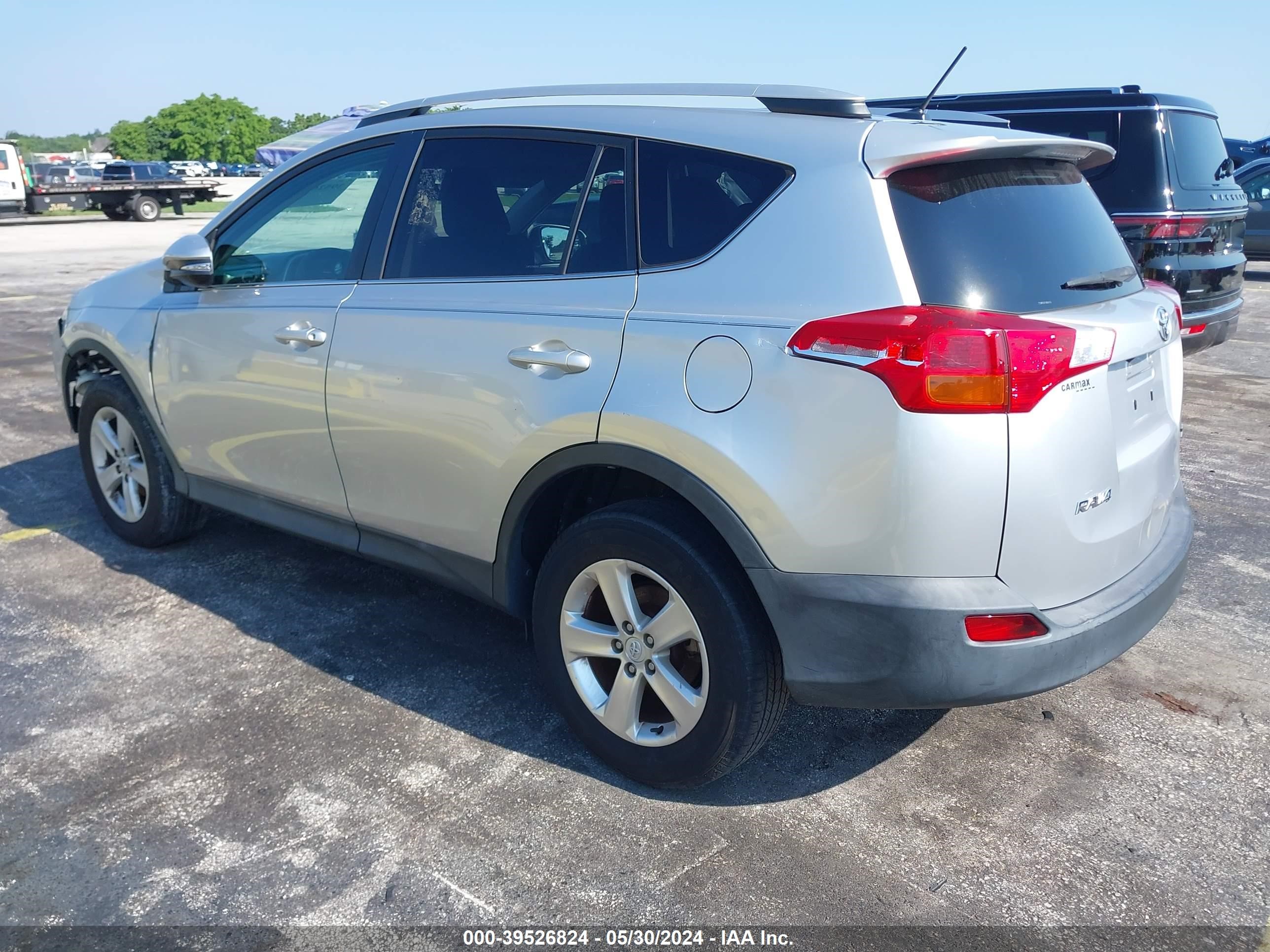 Photo 2 VIN: 2T3WFREV7EW084970 - TOYOTA RAV4 XLE 