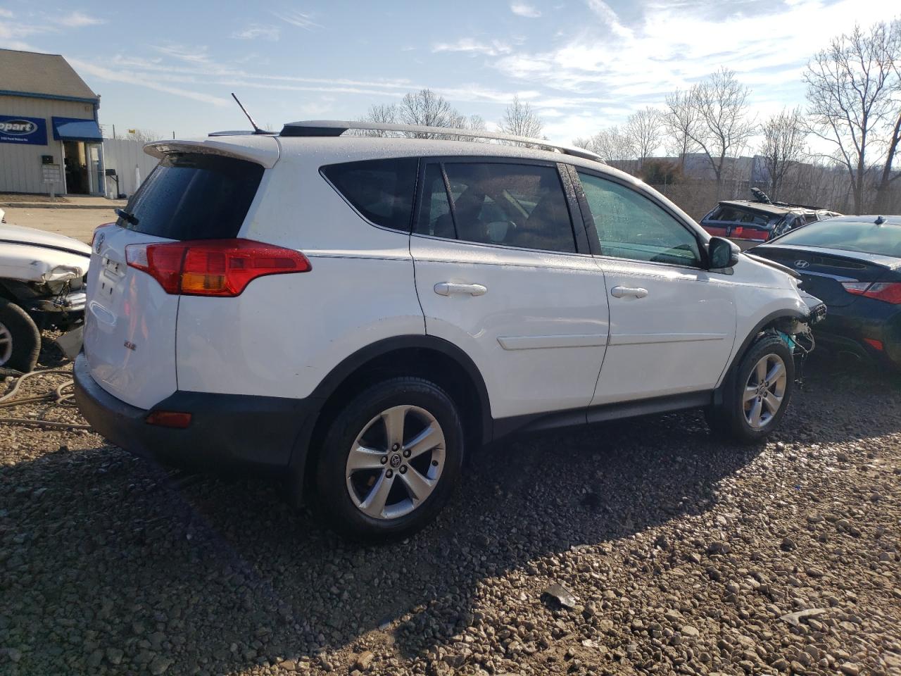 Photo 2 VIN: 2T3WFREV7FW175674 - TOYOTA RAV 4 