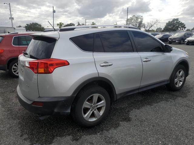 Photo 2 VIN: 2T3WFREV7FW184049 - TOYOTA RAV4 XLE 