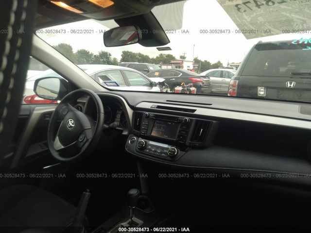 Photo 4 VIN: 2T3WFREV7JW412379 - TOYOTA RAV4 