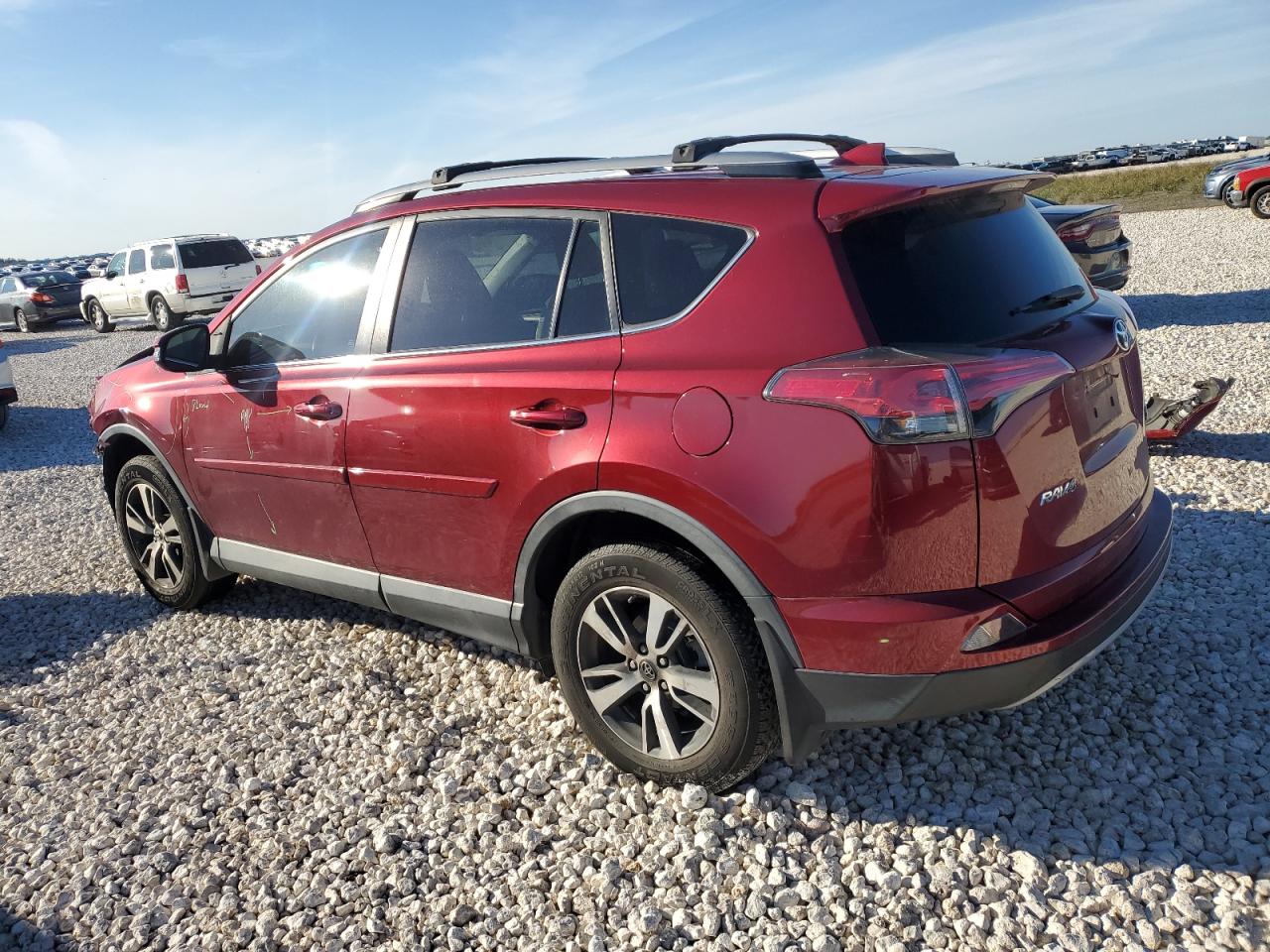 Photo 1 VIN: 2T3WFREV7JW420272 - TOYOTA RAV 4 